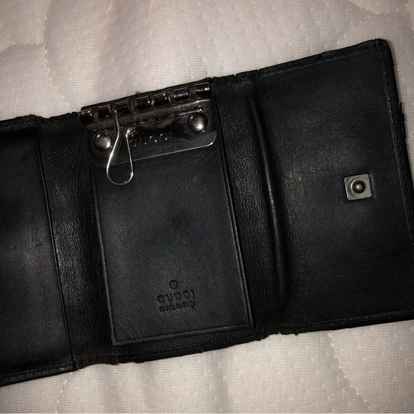 Gucci key holder just one ring left - Picture 8 of 12